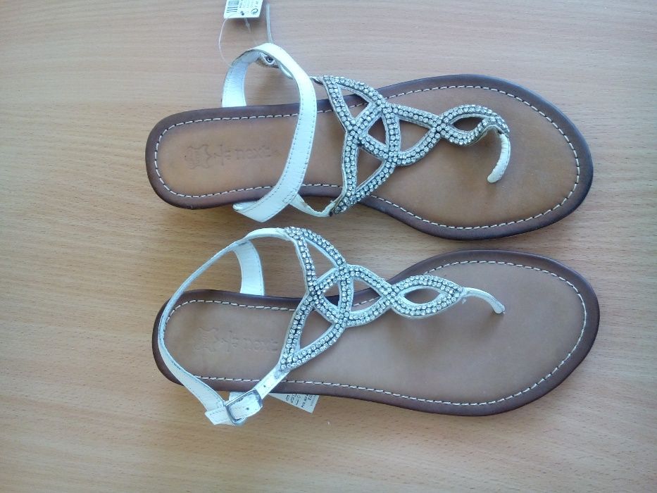 Босоножки next