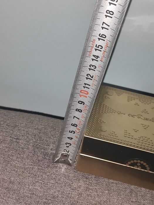 Металлическая коробка