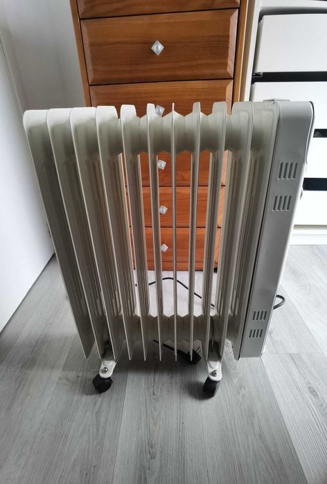 Radiador a Óleo / Aquecedor Cecotec 2500W (11 Elementos) – Como Novo