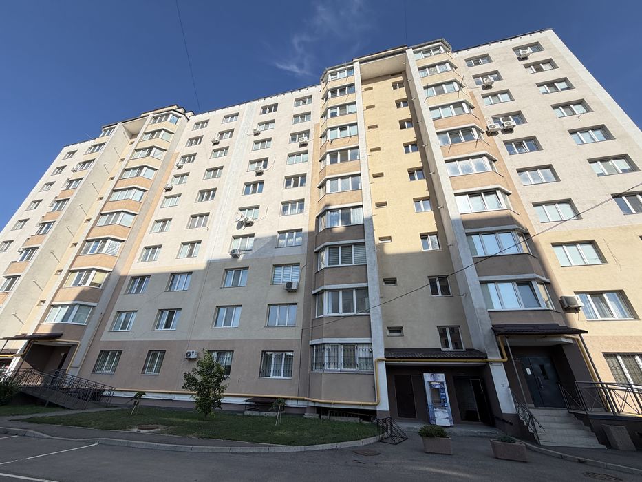 Здається в оренду простора 1-кімнатна квартира за адресою: вул. Янгеля, 6А,