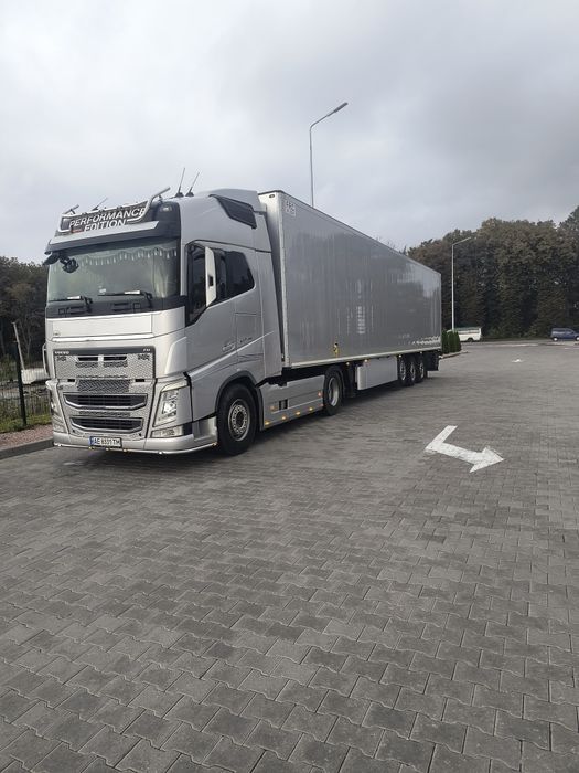 В продажу Volvo fh13
