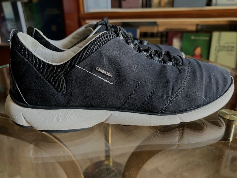 Кросівки жіночі чорні Geox 39 р