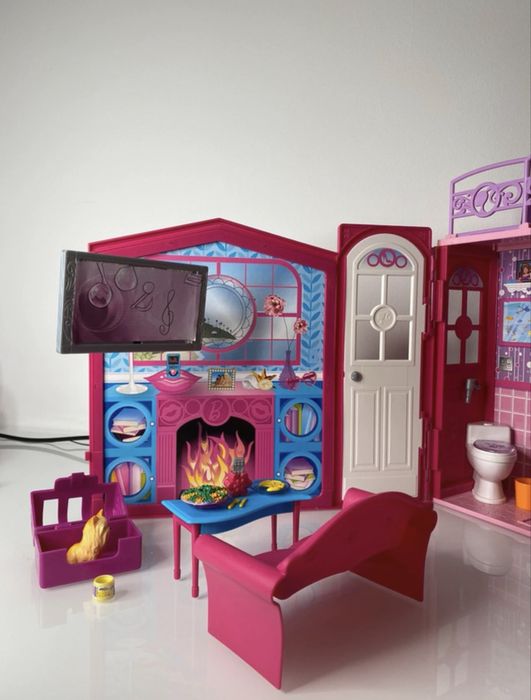 Casa da Barbie + peças + 2 Barbies