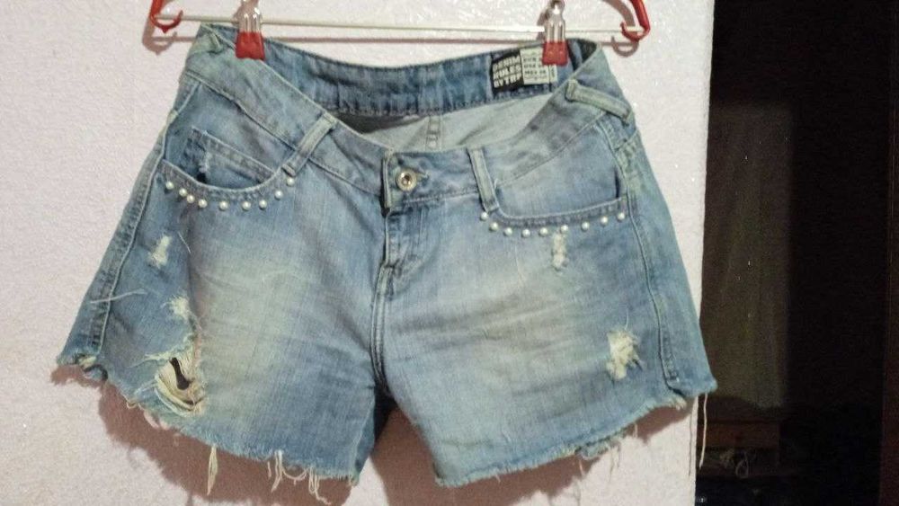 Продам  шорты джинсовые котоновые синие, голубые, черные,белые H&M, GUESS,RED PEPPER
