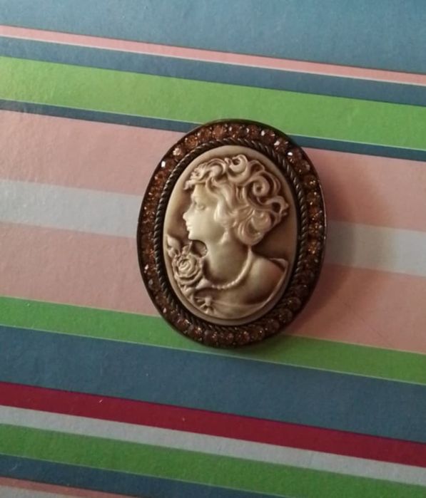 Conjunto três camafeu (pregadeiras)