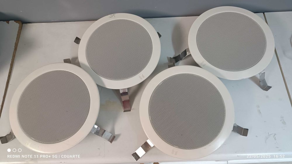 Alto-falantes de teto, marca TOA, modelo: PC-2369