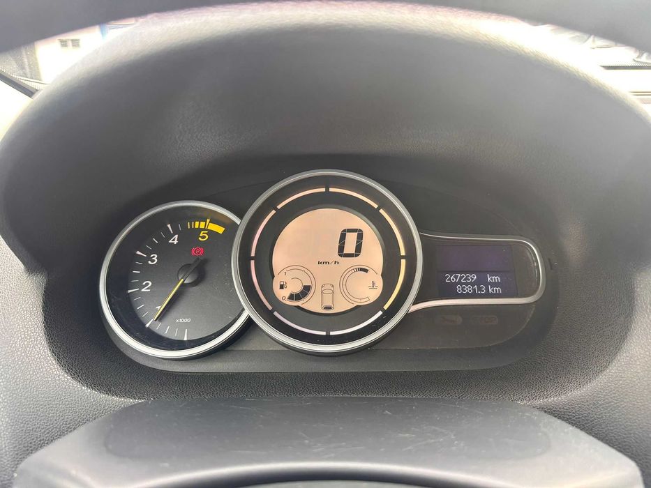 Renault Mégane 1.5 DCI Van de 2010 Salvado