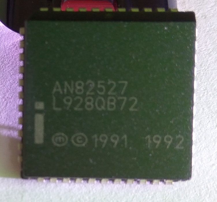 Circuito integrado Intel AN82527 plcc44 ecu eprom centralina