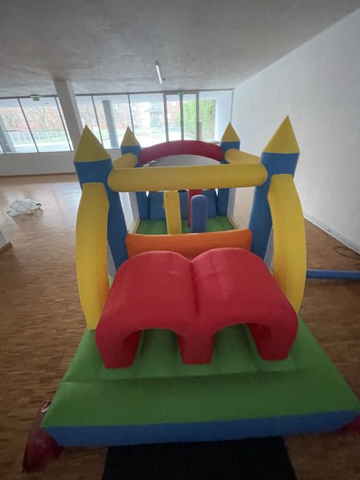 Aluguer Insuflaveis para Festas garagem ou jardim