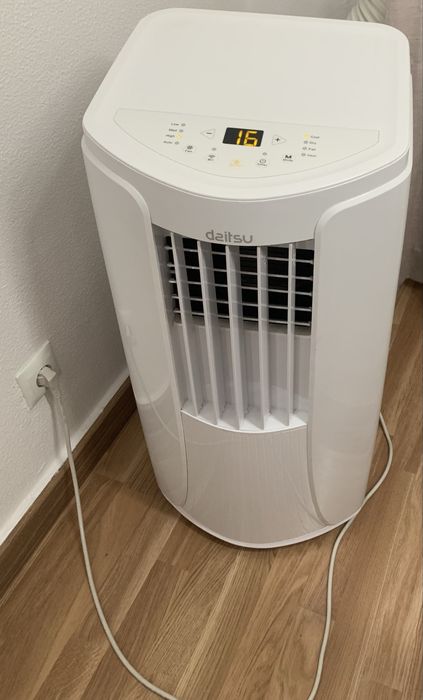 Ar condicionado portátil Daitsu 12000BTU com tubo de extraçao, 20-25m2 - Modelo ADP-12F/CX-A3