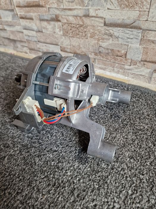 Silnik z pralki INDESIT BWE 71283 sprawny