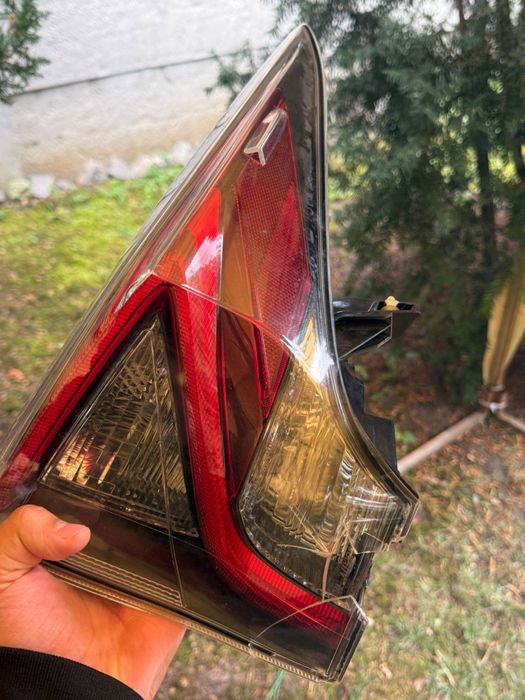 Фара на Prius 50