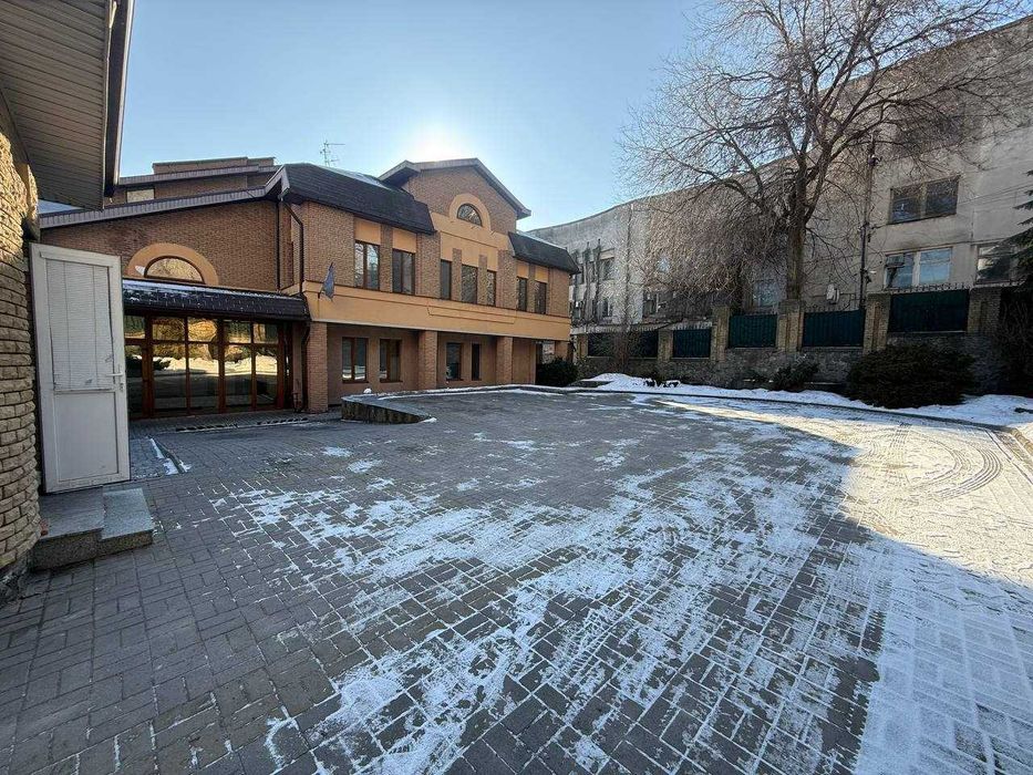 Здається приміщення 1567 м2 Обручева 17 від власника без комісії