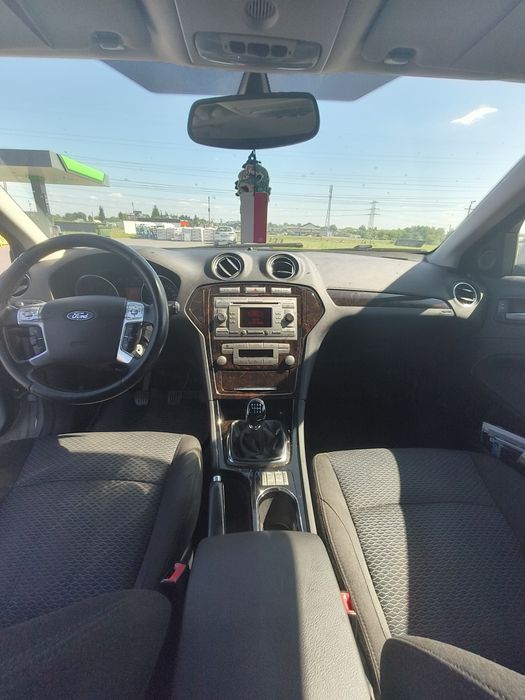 Ford Mondeo Mk4 2.0 TDCi GHIA – 2007r. Uszkodzony