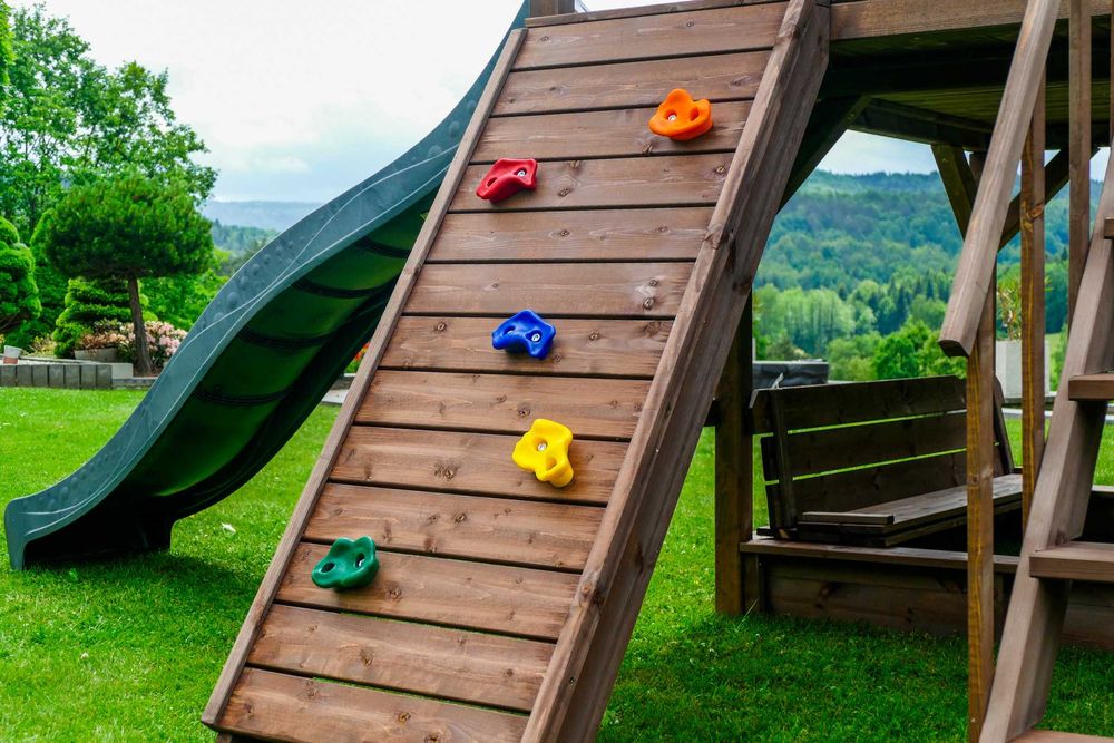 Duży domek ogrodowy dla dzieci z huśtawką Premium