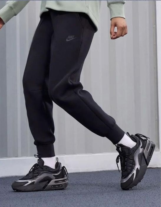 Оригінал!!! кросівки NIKE AIR MAX FURYOSA ( розмір 37.5 )