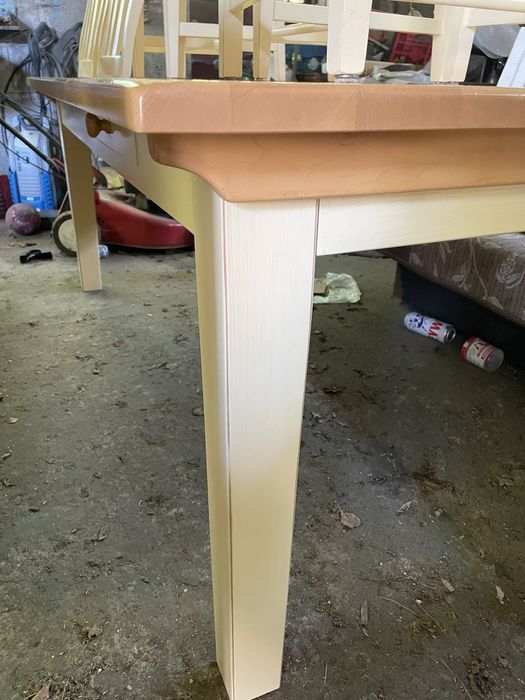 Stół+8 krzeseł (lite drewno)