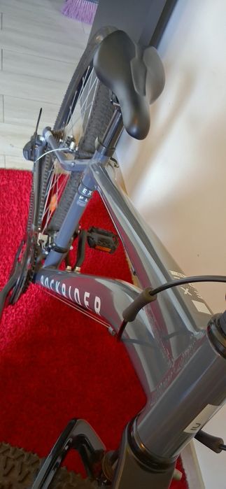 Bicicleta Rockrider ST100 em estado impecável, usada apenas 2-3 vezes. Está praticamente nova, sem riscos nem problemas.
Muito confortável, com suspen