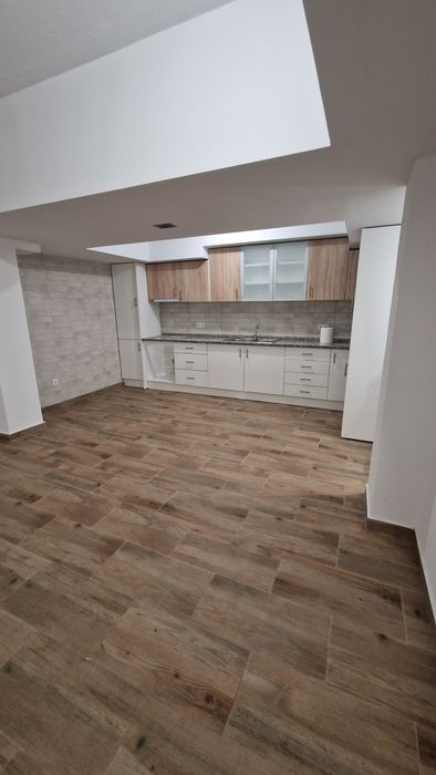 Alugo para loja/ escritório  2 pisos (lisboa)