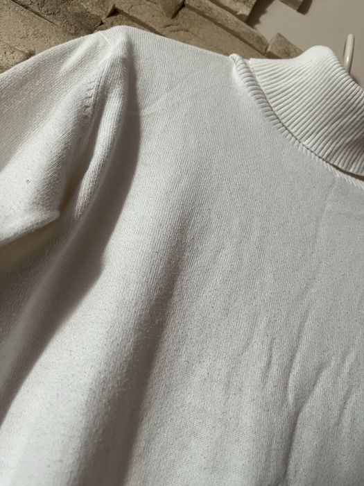 Cienki sweter golf