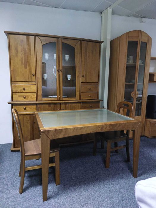 Mesa de jantar extensível com vidro fosco