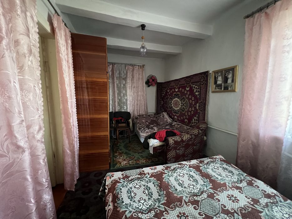 Ексклюзив.Продам хороший  будинок зі зручностями на жилій вулиці Узина
