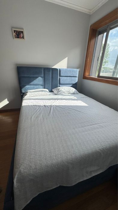 Cama de casal com baú