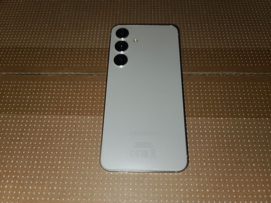 Мобільний телефон Samsung Galaxy S24 8/256GB Marble Gray (SM-S921BZAGEUC). НОВИЙ