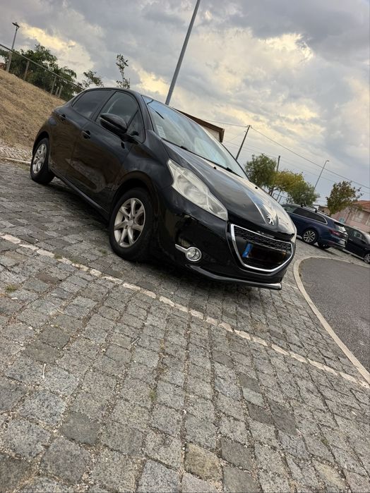Peugeot 208 HDi 1400 do ano 2015