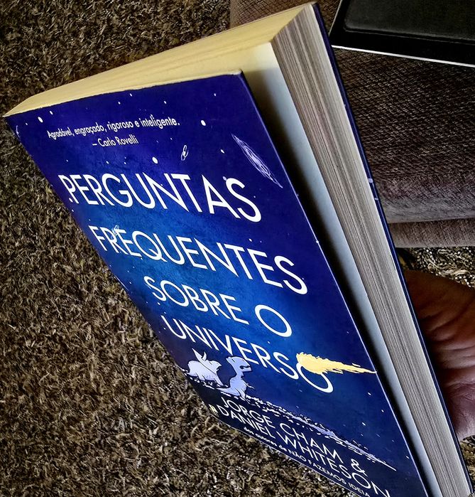 Livro "Perguntas Frequentes sobre o Universo