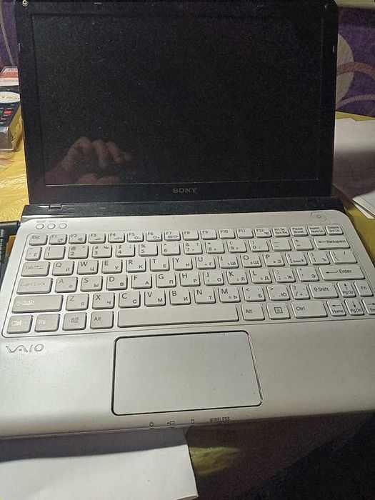 Нэтбук Sony SVE1112M1RW