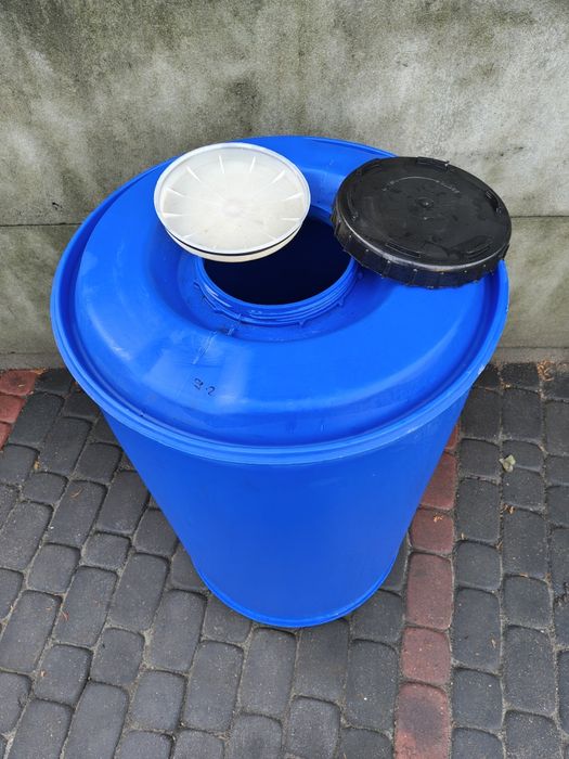 Beczka plastikowa 200l na wodę deszczówkę odwodnienie pojemnik 200 L