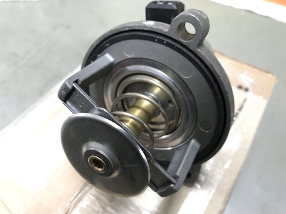 BMW termostat N63 N62 S63 e53 e60 e65 e70 f15 f16 f85 f86 x5m x6m CUSTOM 85* obniżenie temperatury