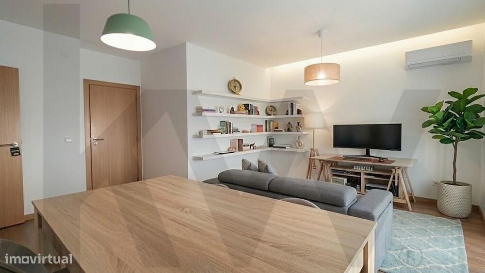 Apartamento T3 Remodelado | Estacionamento privativo | Centro da vila