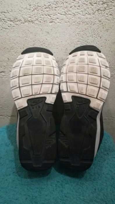 Sneakersy NIKE AIR MAX MOTION LW ENG r.36,5 stan bardzo dobry