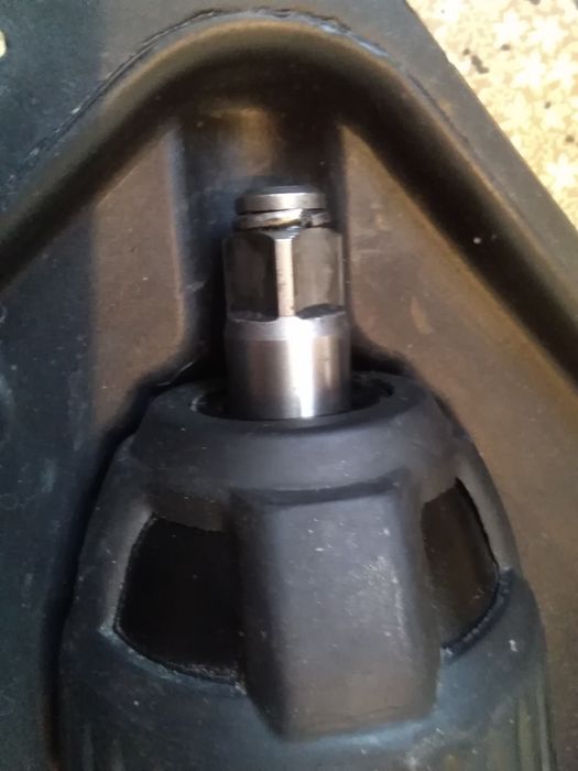 Гайковерт Yato 600Nm