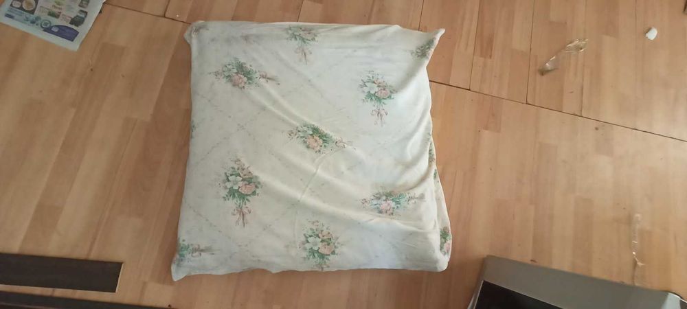 Диван и тумбочки. Б.у.