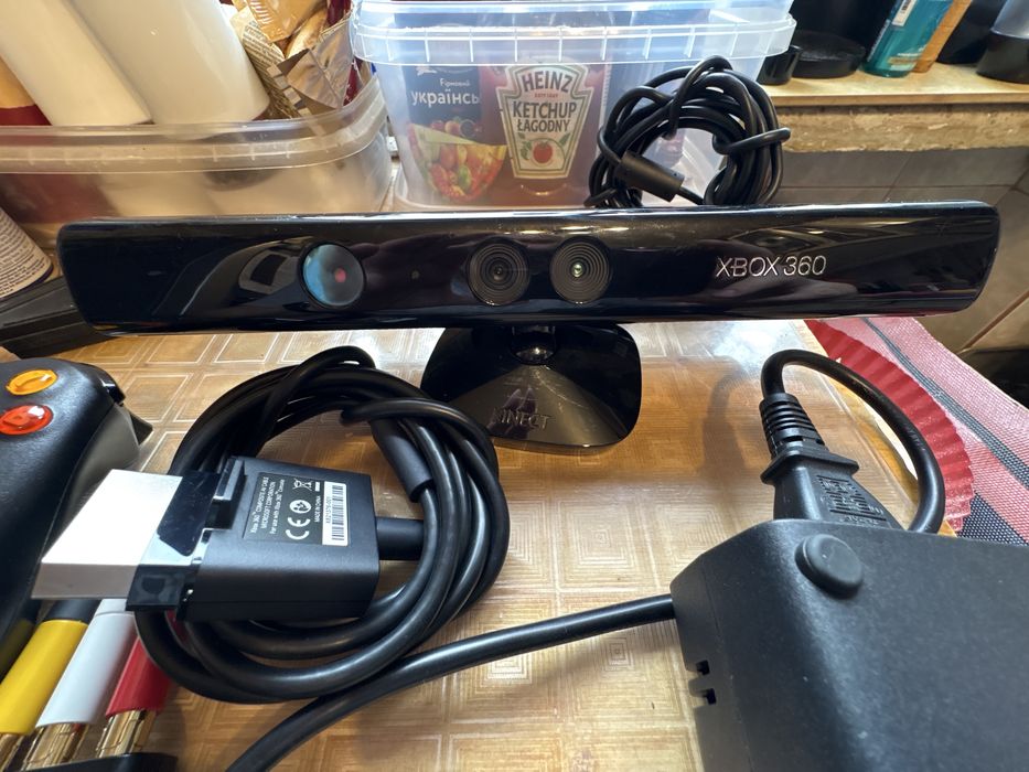 Запчастини до XBOX 360 в подарунок мортал комбат игра