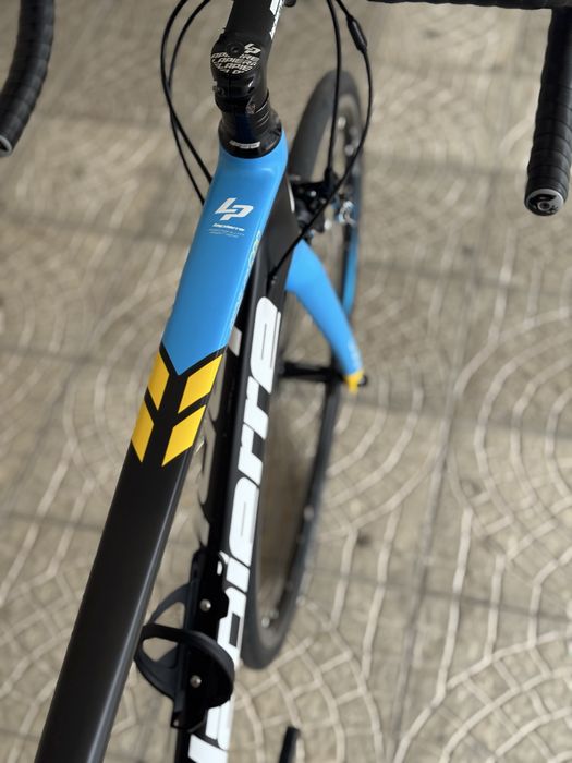 Bicicleta Estrada Lapierre em carbono