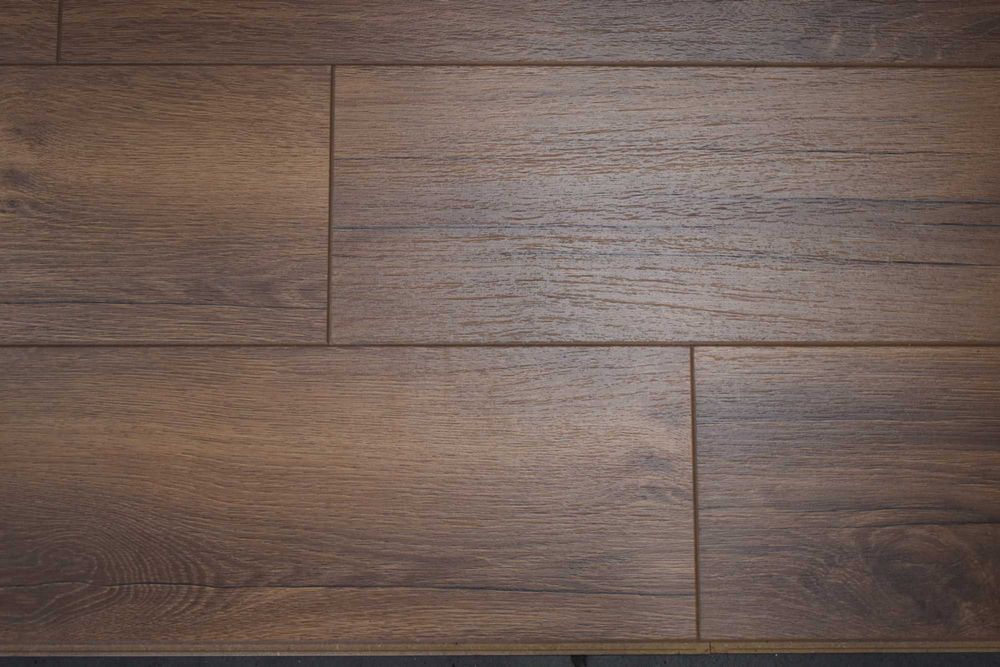 Дешевий ламинат в асортименті