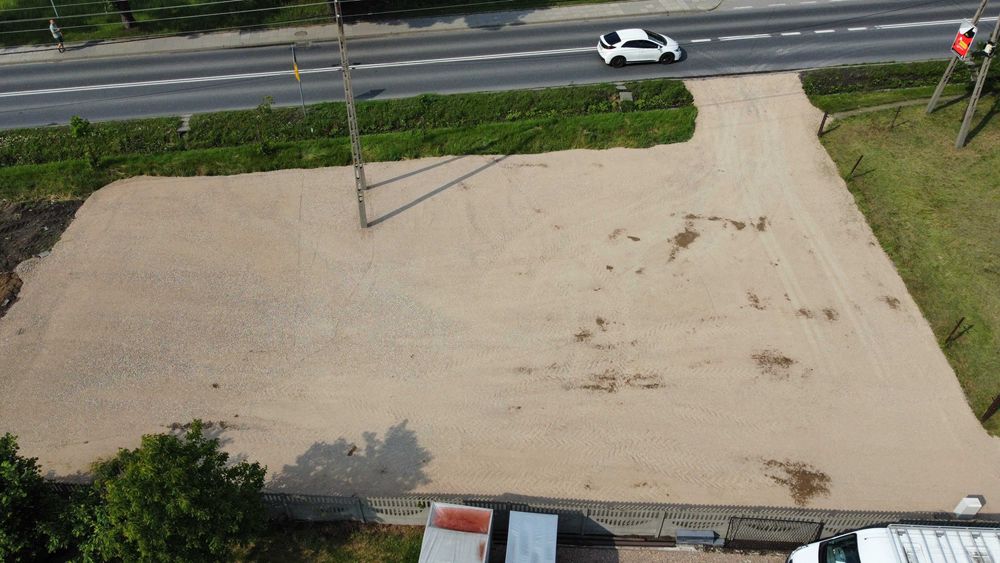 Atrakcyjny teren do wynajęcia w Żarkach idealna lokalizacja przy DW780