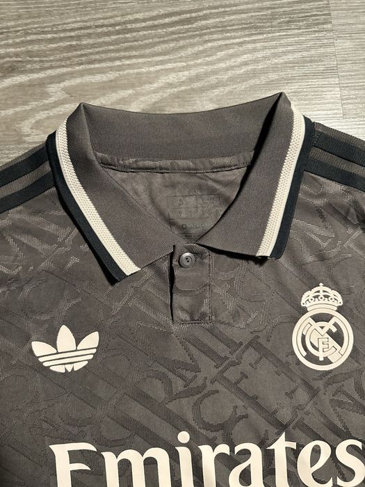 Camisola Real Madrid Cinzenta