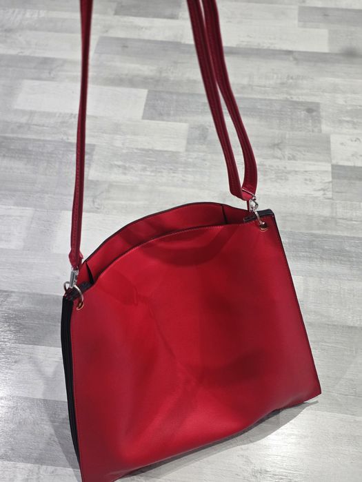 Czerwona torebka shopper