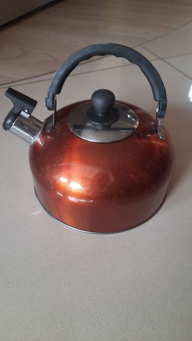 Czajnik metalowy