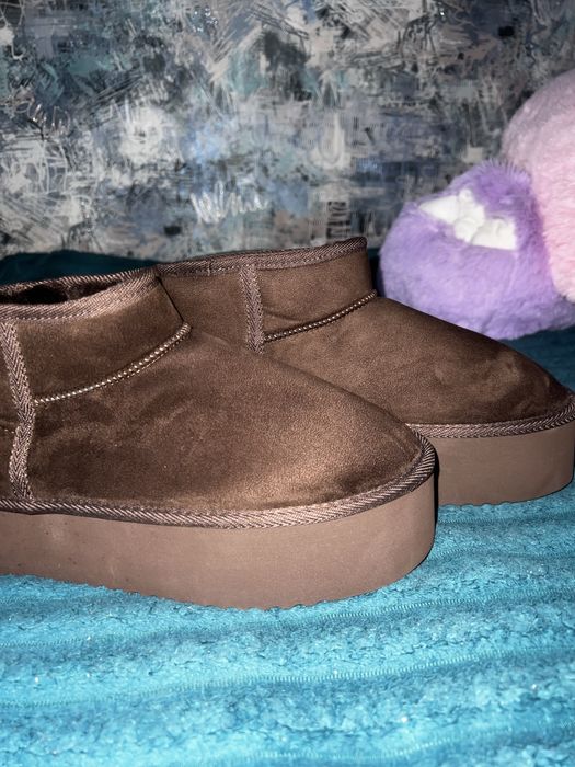 нові жіночі уги