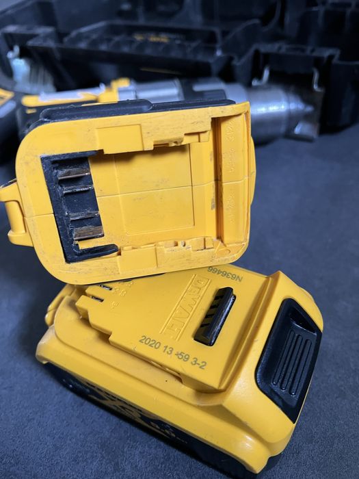 Безщітковий Акум.Ударний шуруповерт Dewalt DCD 996