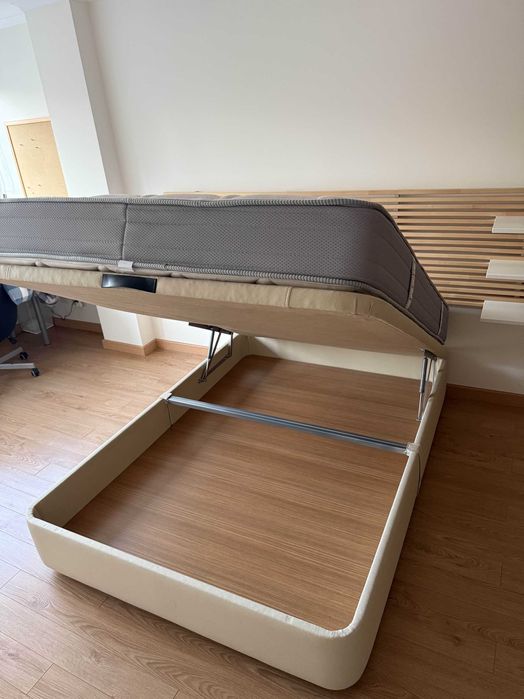 Cama Sommier c/ Arrumação + Cabeceira Madeira