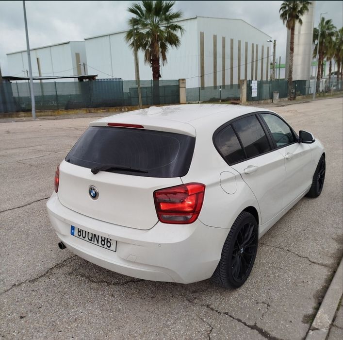BMW 118d caixa automática