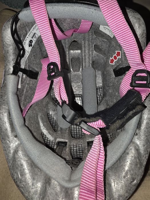 Hello Kitty Kask Dziecięcy i UVEX  w super stanie cena dotyczy wszystk