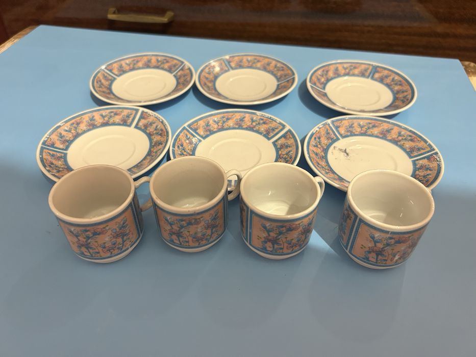 Кофейный сервиз и сахарница